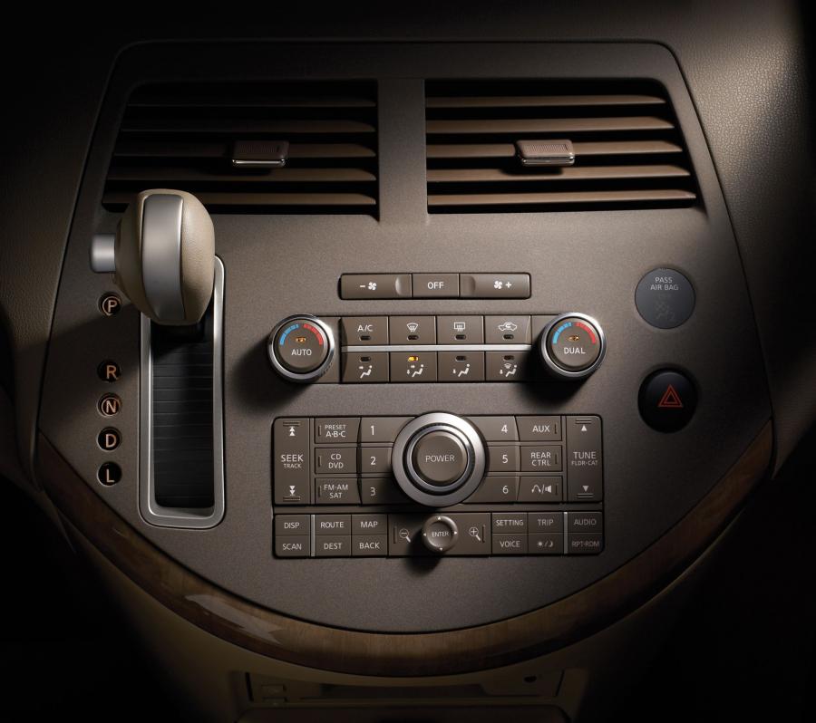  Nissan Quest 2007 года  (фото 16 из 21)